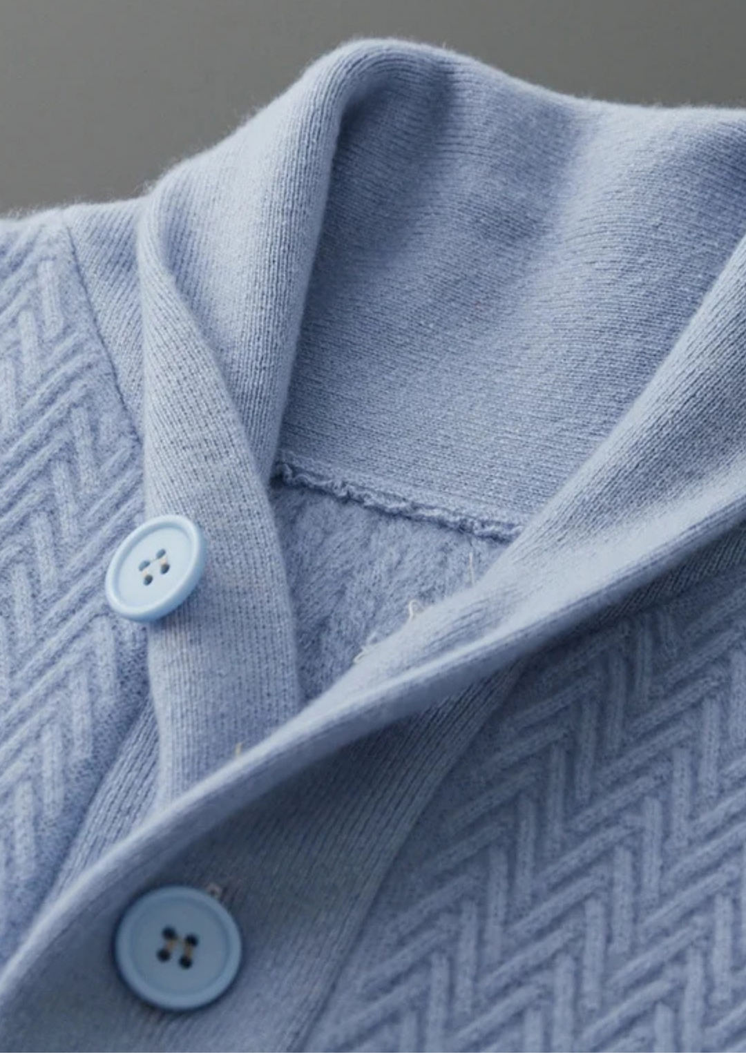 Men’s Zigzag Button Sweater – Classic Button-Front Design