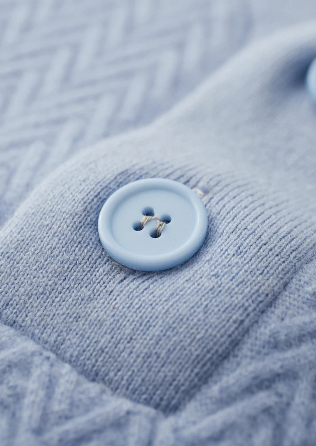 Men’s Zigzag Button Sweater – Classic Button-Front Design